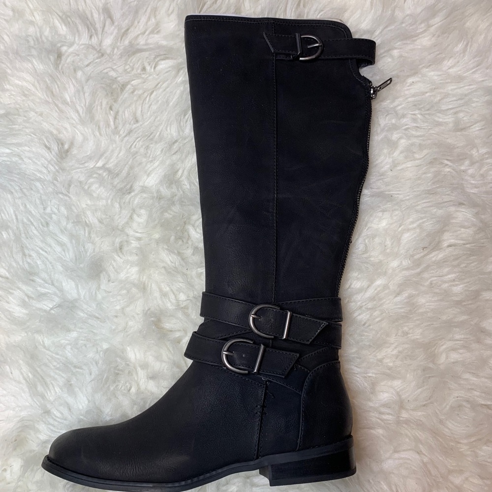 Boots - Picture 2 of 3